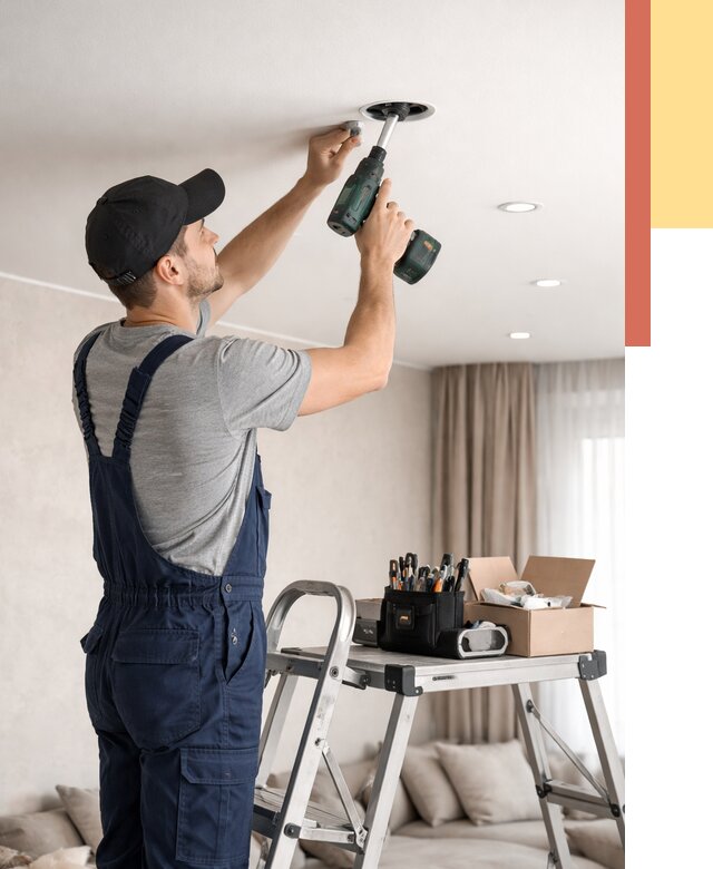 Установка и монтаж точечных светильников в натяжной потолок в Топках от 1824 руб. | ОТДЕЛОЧНИК-Тпк